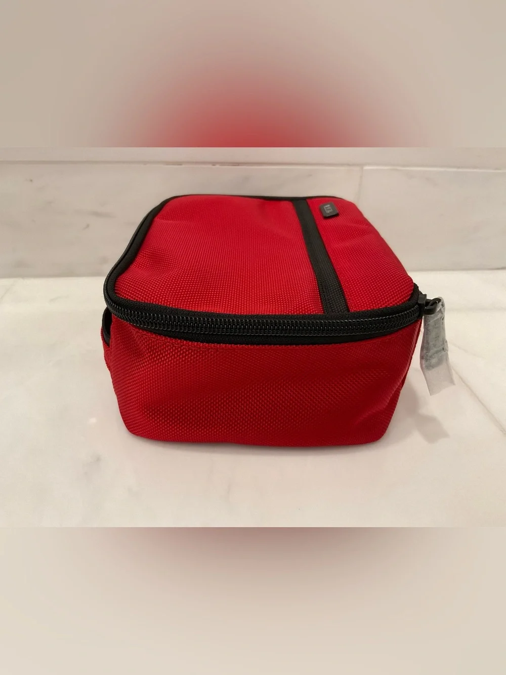 NEW TUMI Zippered CUBE TRAVEL POUCH - Cosmetic Bag - RED with BLACK